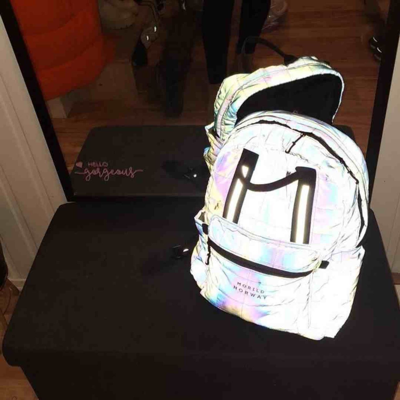 Morild Se Meg Quilt Ryggsekk med regnbuererefleks, sort