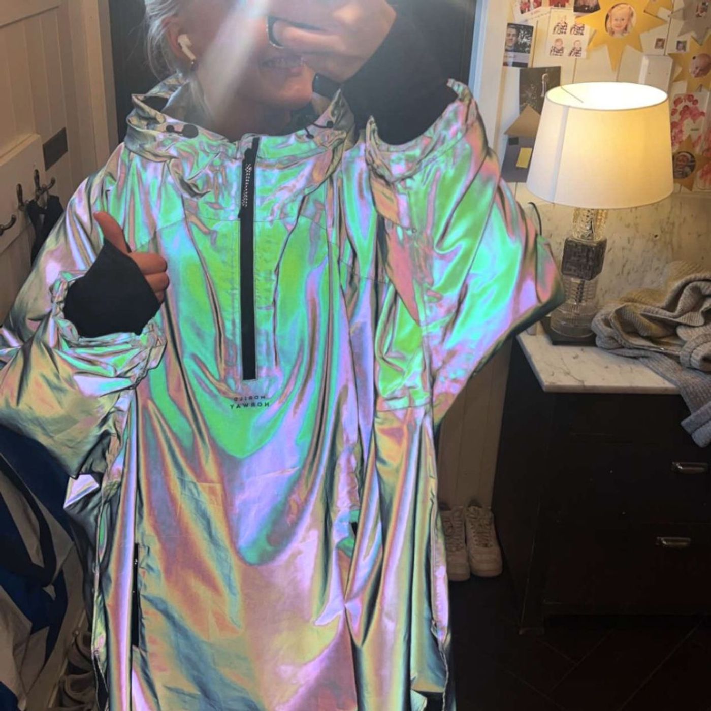 Morild Magi Poncho med refleks, sort
