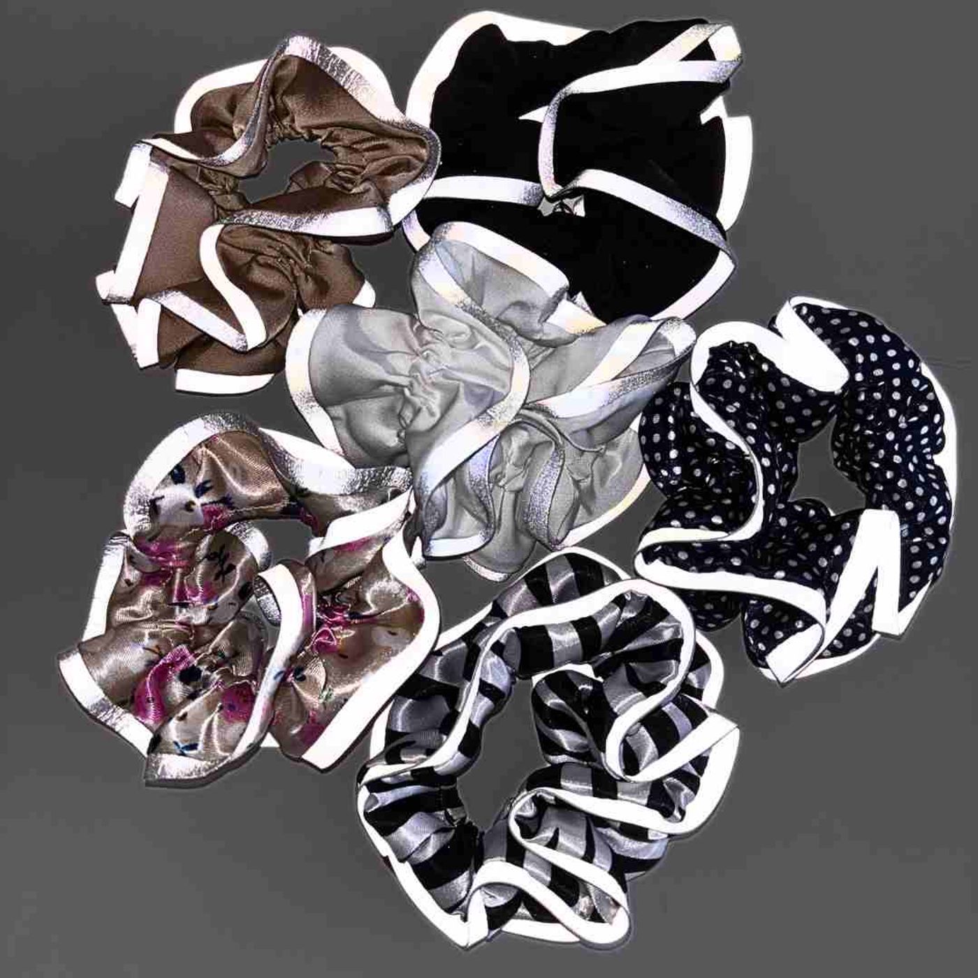 Morild Volang Scrunchie med refleks, hvit/sølv sebra