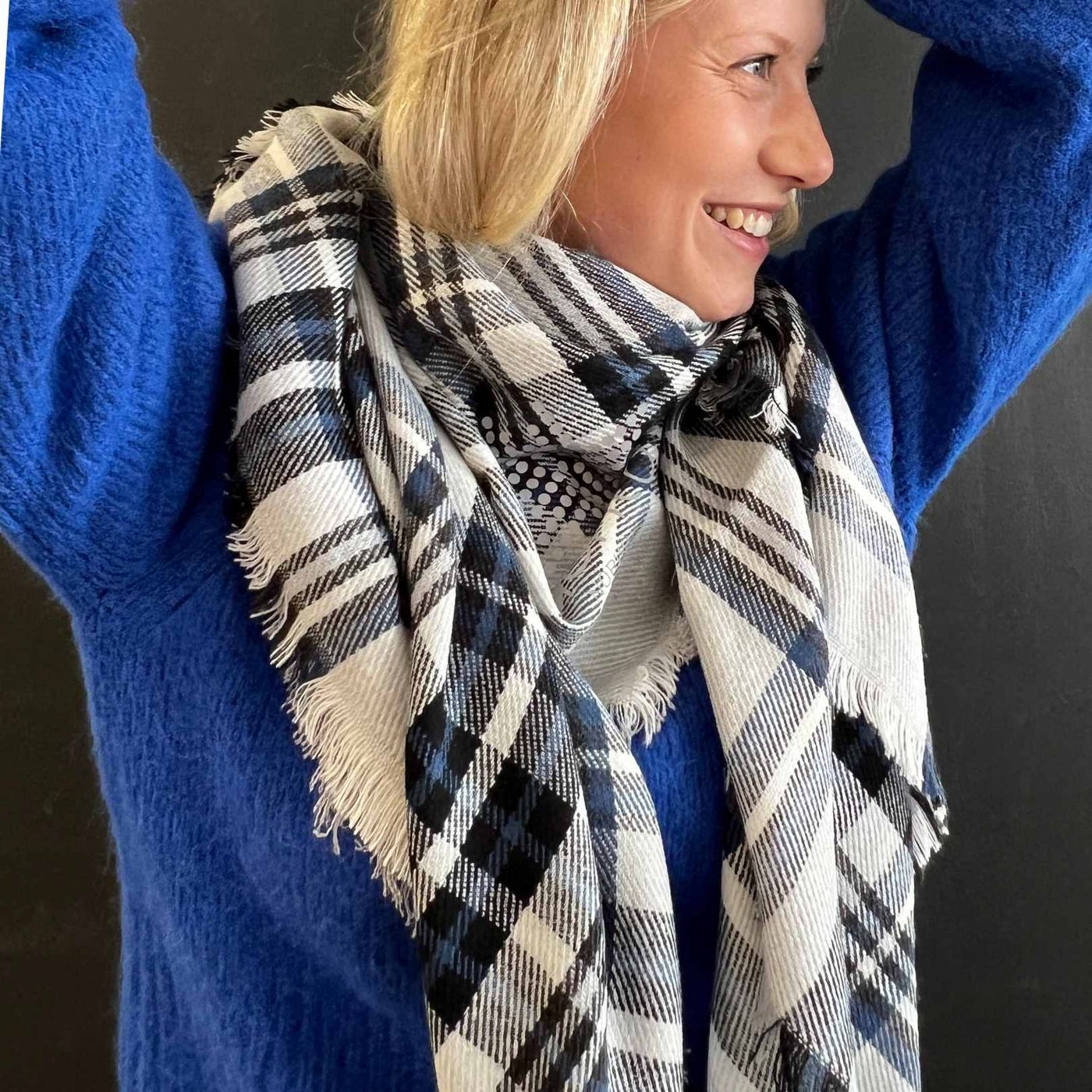 Morild Myk Rute skjerf med refleks, blå/grå